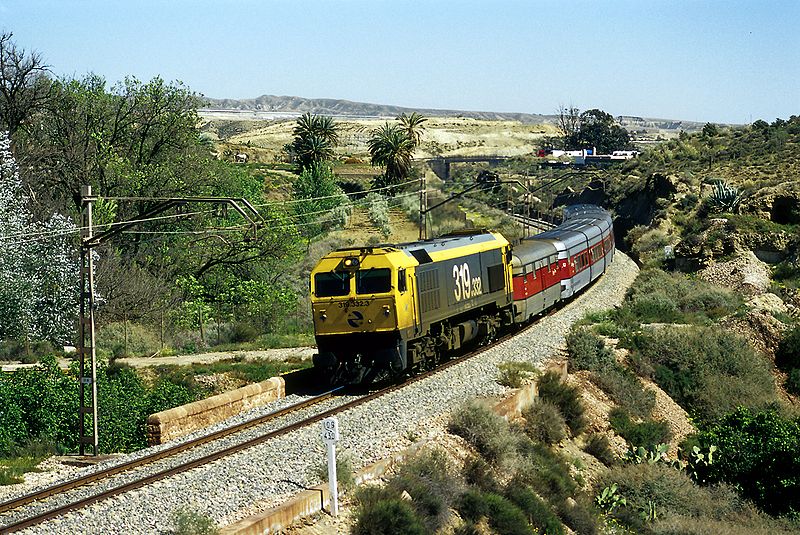 800px-Talgo_III,_Almería-Madrid.jpg