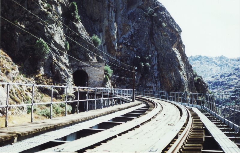 Puente en curva.jpg