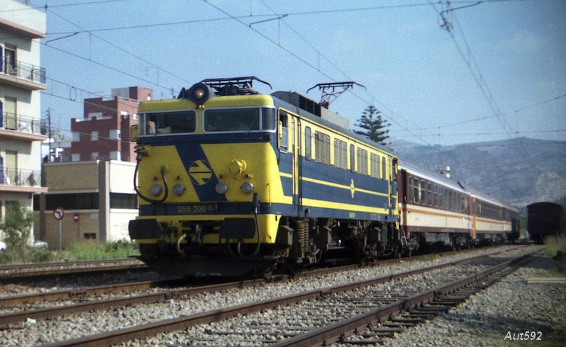 aut269300b.jpg