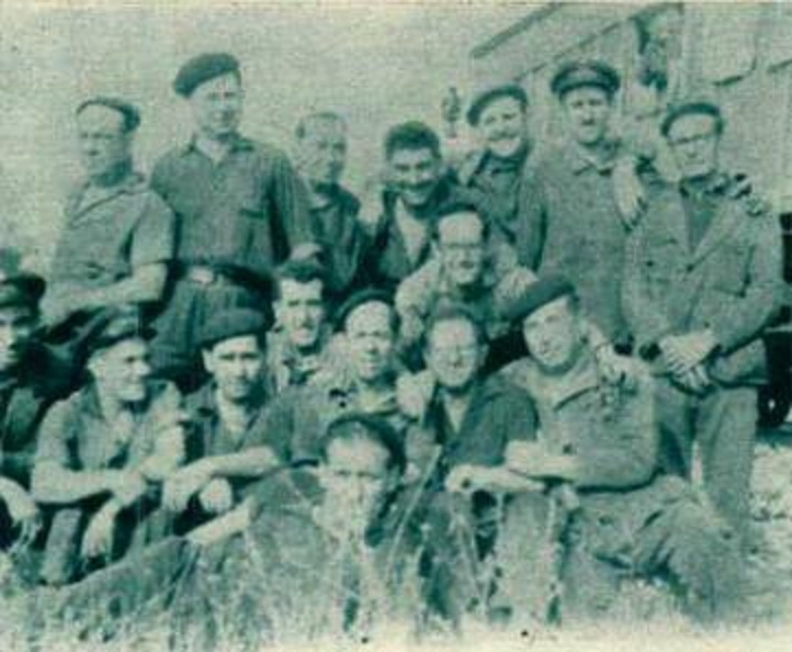 personal de la brigada de socorro de los servicios de material muvil y traccion de Puente Genil,Junio de 1965 Autor Juan antonio prieto revista via libre.jpg