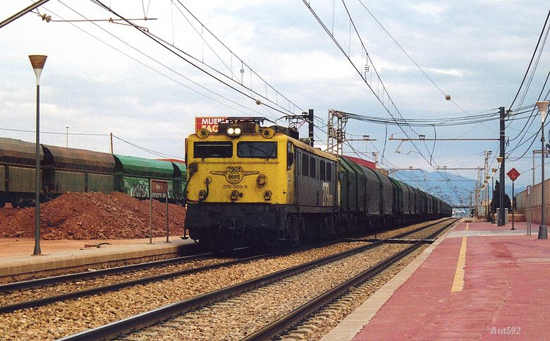 aut279003alm.jpg