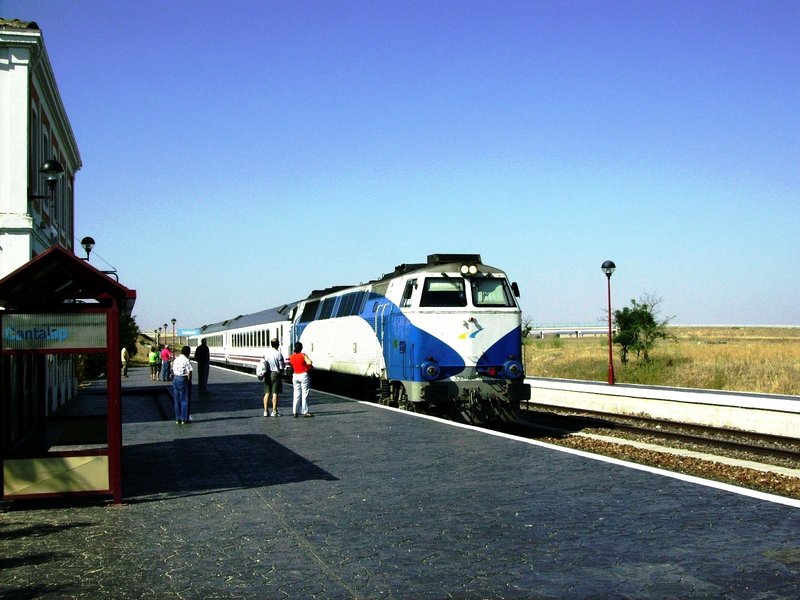 RENFE 333-103 CANTALAPIEDRA.JPG