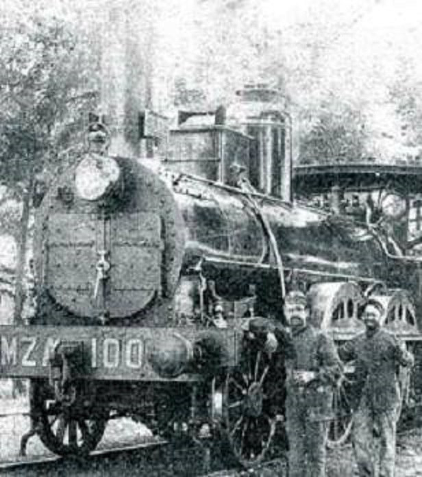 Locomotora 120 nª100 de MZA,al frente de un tren correo en Espeluy,año 1895.Autor Antonio Gallego Campo.Revista via libre - copia.jpg