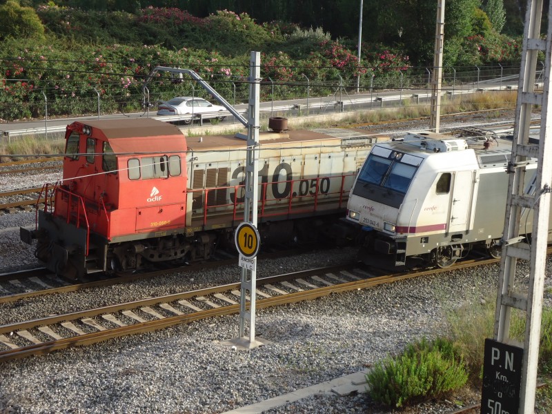 310.050 y 253.042.JPG