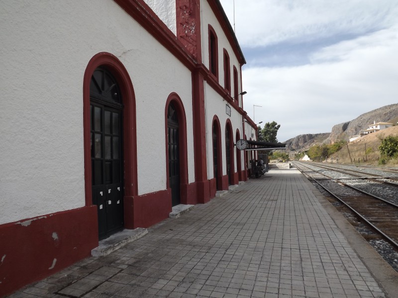 Fachada estación.JPG