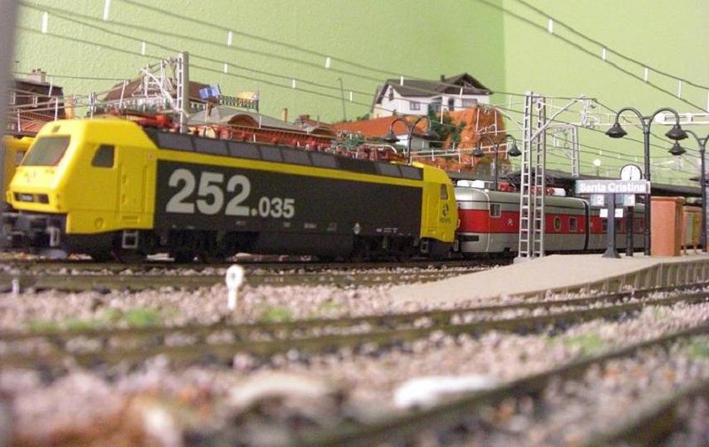 252tIII.JPG
