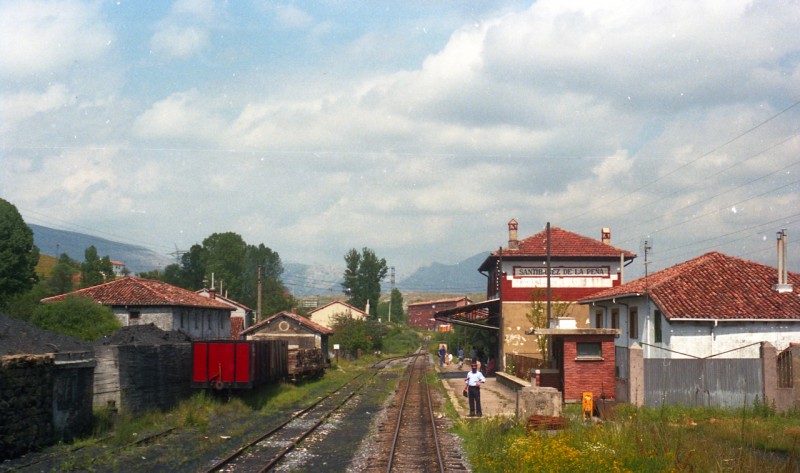 F-33-29A  Estación de Santibáñez de la Peña. (21-7-88).jpg