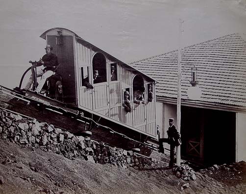 Funicular del Vesubio_estacion inferior_1884 (Giorgio Sommer).jpg