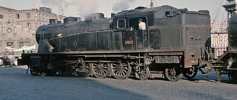 242-0251 y 140-2133 Barcelona Puerto1.png