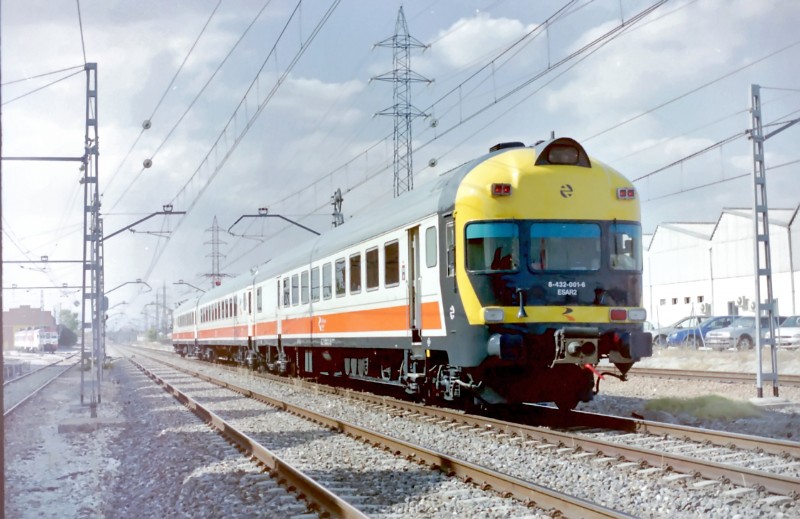 Renfe - Regionales - 432-004 - Fuencarral Fuente Grande.jpg