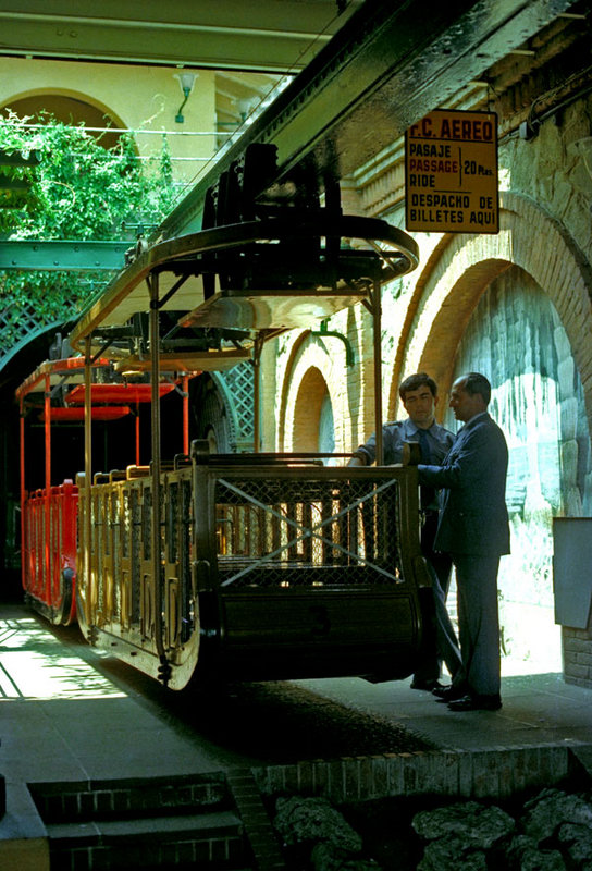 2308_71_TibiMonorailStaz1.jpg
