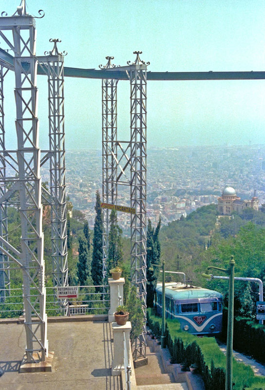 2308_71_TibiMonorailFuni.jpg