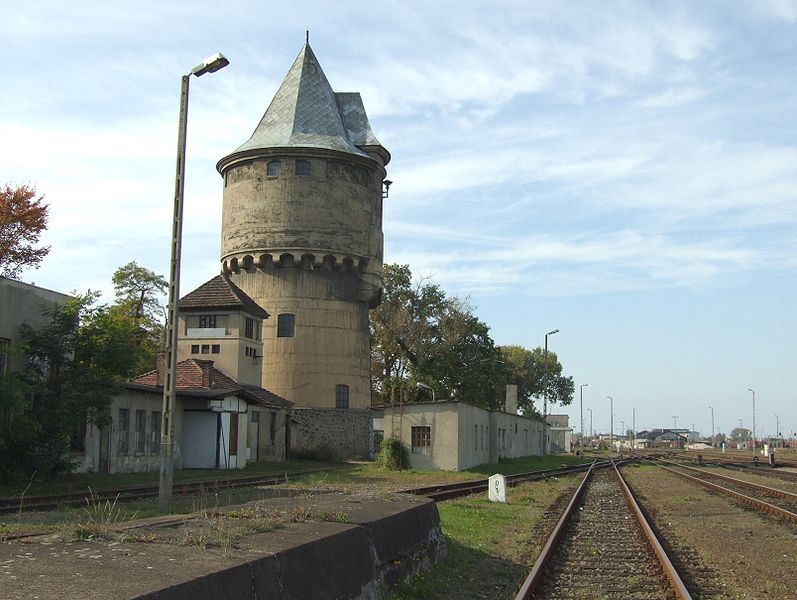 797px-Zagan_dworzec_wieza.jpg