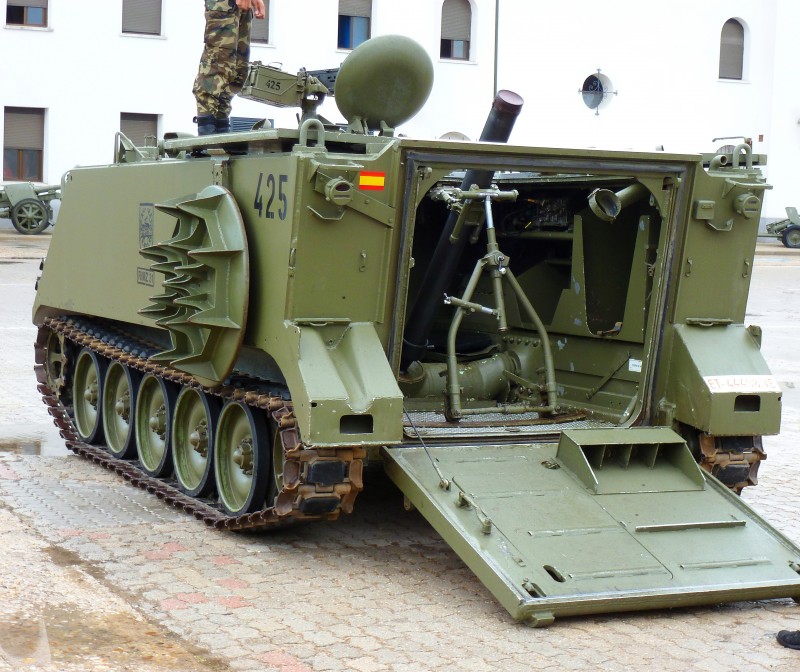 M-113_portamortero_120_mm.JPG