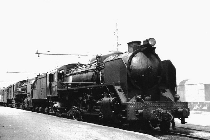 RENFE 141F 2405+141F 2387 ALSASUA.jpg