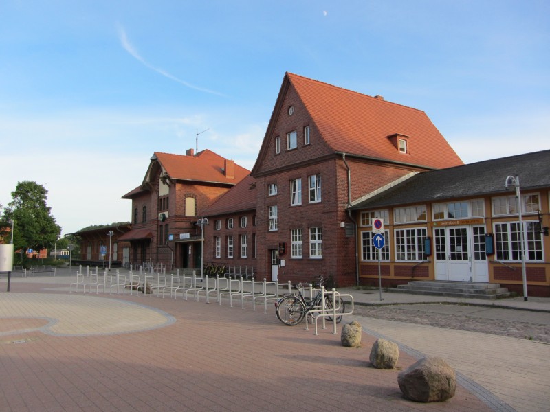 Ahlbeck_Bahnhof_2013-06-17_01.jpg