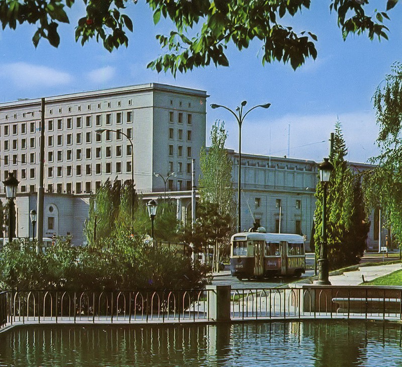 8514252072_d4b070d9ba_b.jpg