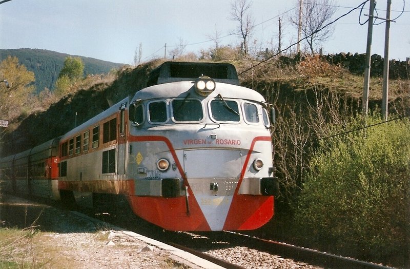 GARGANTA DE LOS MONTES. ABRIL 2001.jpg