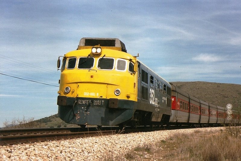 GARGANTA DE LOS MONTES 2. ABRIL 2001.jpg