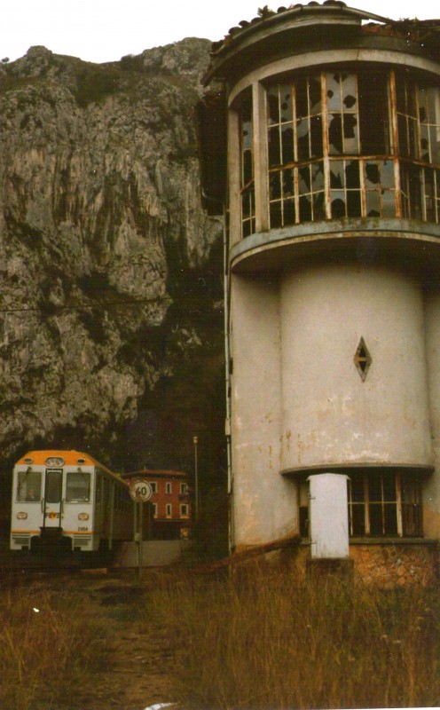 efem60 Vasco-Asturiano%20Enclavamiento%20Fuso%20EJF%20Oct%201995.jpg