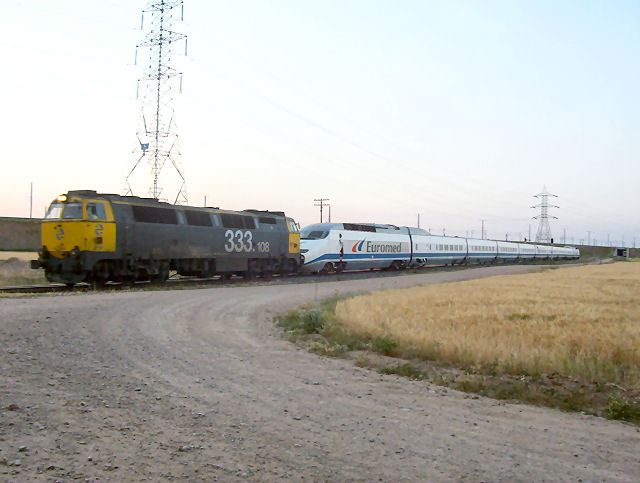 Euromed remolcado con locomotora 333 III.jpg