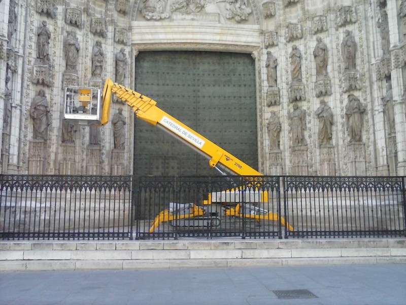 grua catedral.jpg
