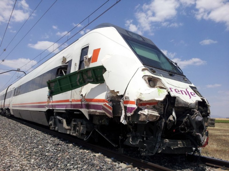 E__web_eldigitalcastillalamancha.es_html_imagenes_fotosdeldia_pq_TrenAccidente1.jpg