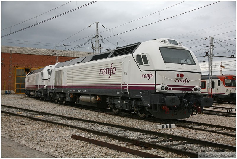 334.001 & 334.007 at Madrid Fuencarral depot- 03-12-2006.jpg