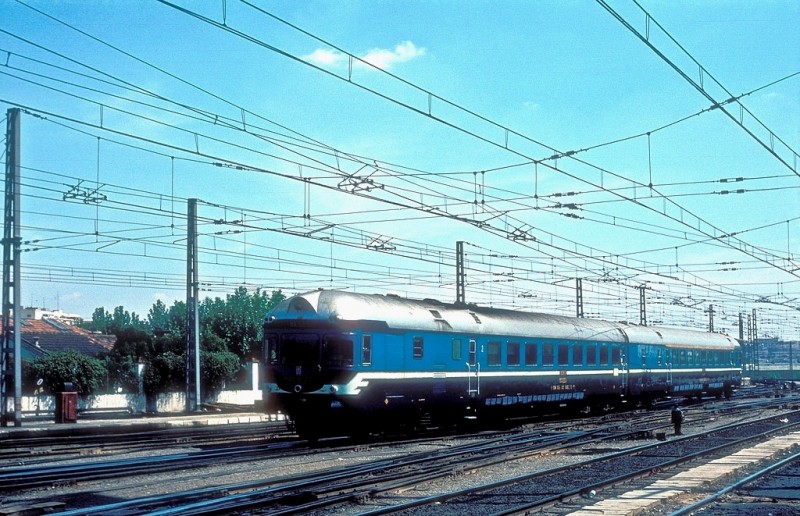 597.037 - Madrid-Atocha - 28-08-1980 - Foto P. Cvikevic.jpg