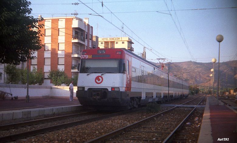 aut447040bn93.jpg
