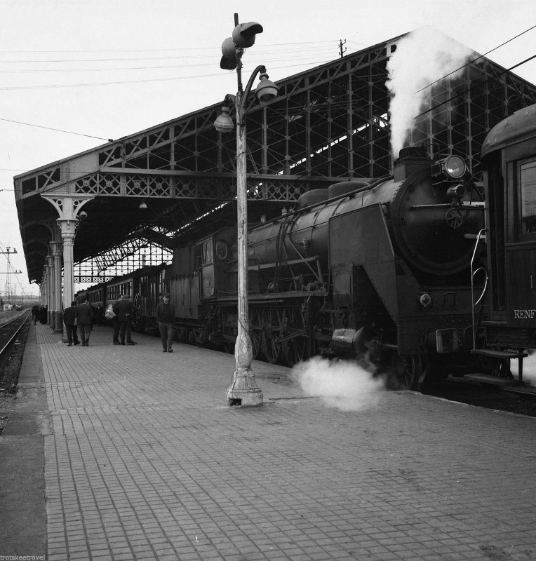 RENFE Spanish Railways Steam Loco 241 2090 Medina del Campo 68.jpg