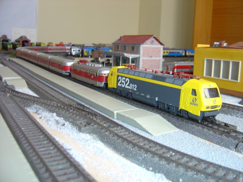 FOTOS MAQUETA JUNIO 2014 017.JPG