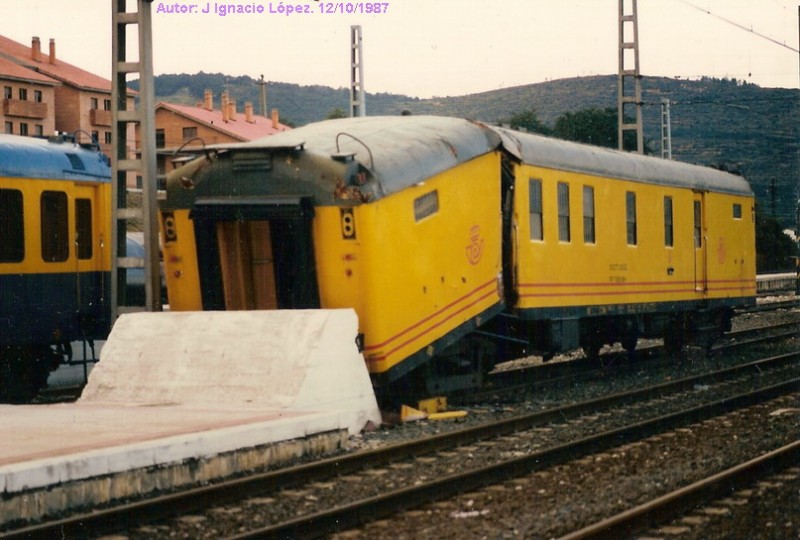 e156 Alsasua. El DGCT 202 le estrellarían contra una topera y en este quedó..jpg