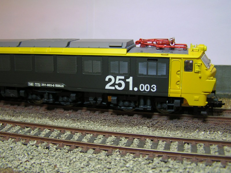 251-003.JPG