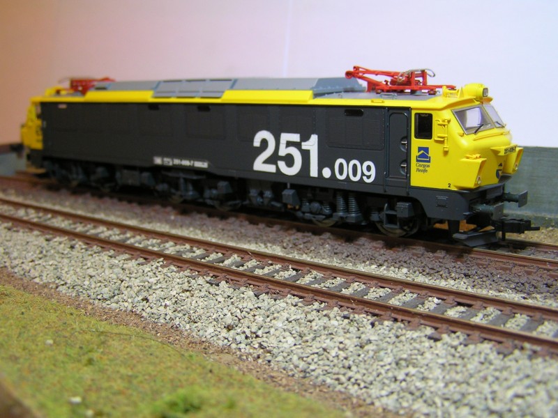 251-009.JPG