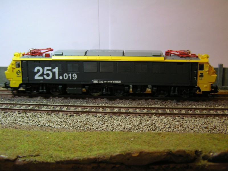 251-019.JPG