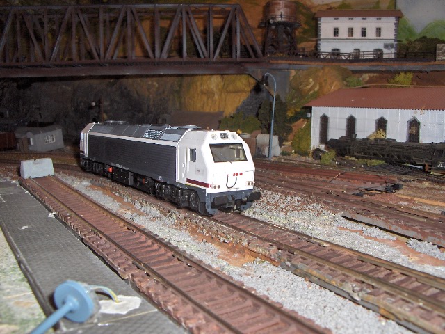 RENFE 333.3 Pantone 002.jpg