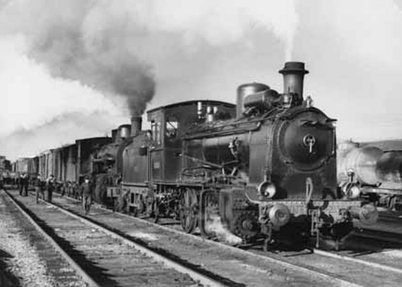 RENFE 030-2563+140-2495 SALAMANCA (DIRECCION FTES OÑORO).jpg