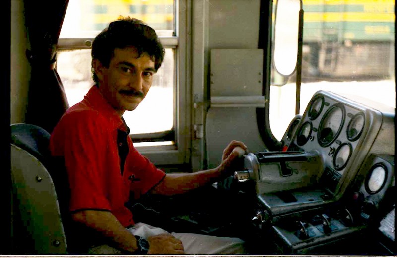 0516-N 597-048 ¡¡asignatura aprobada!!, lo metí en el andén. Cuenca. 11-08-1993..jpg