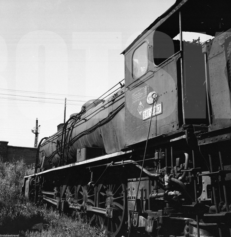 241-2047.JPG