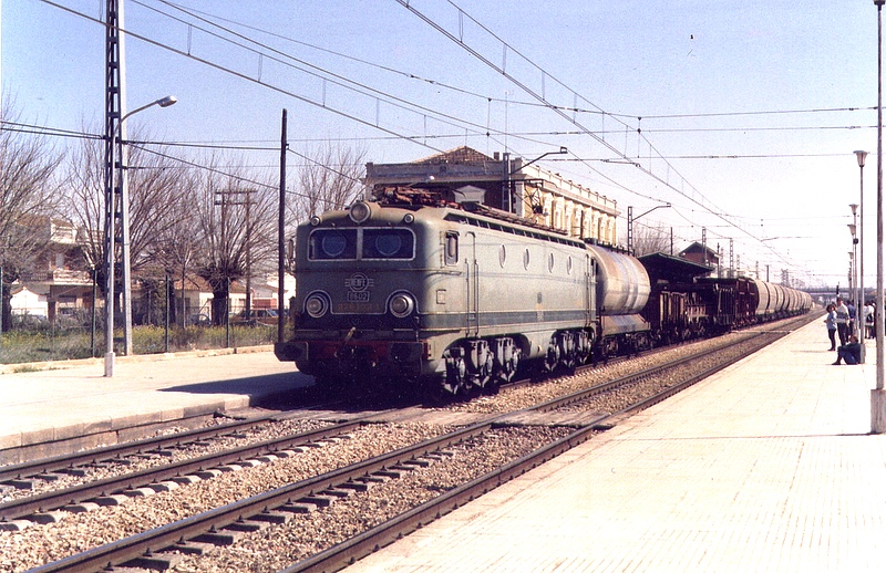 276.102 - Villarrobledo. 23-03-1989 .- Vicentren.jpg