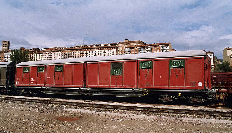Habiss JJ2-Rojo puertas con aireadores.jpg