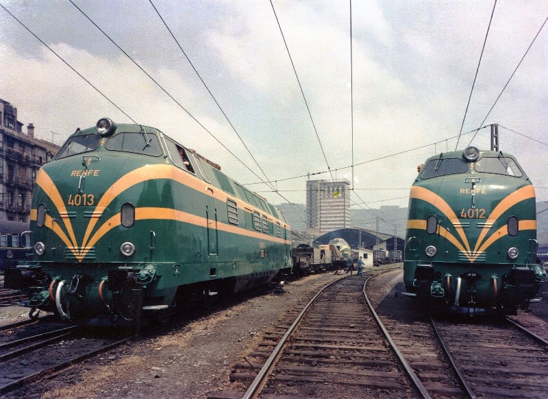 340.013 y 340.012 - Bilbao-Abando. Archivo EuskoTren-Museo Vasco del Ferrocarril.jpg