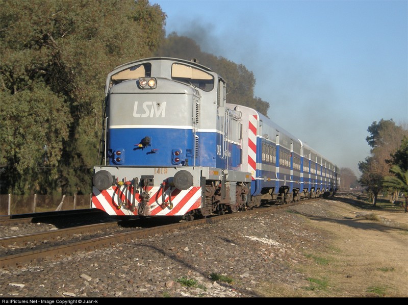 Al trtecito por Santos Lugares,octubre 2007.jpg