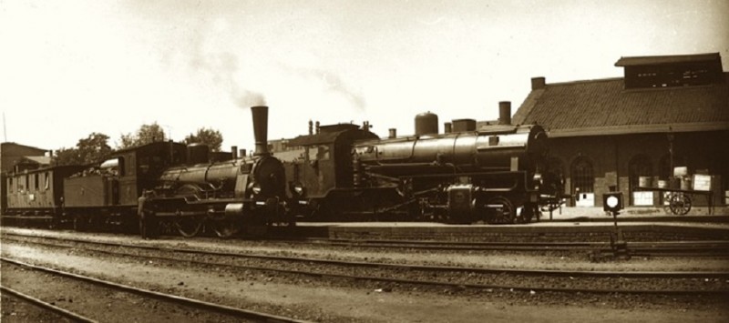 mg_bahnhof_2loks.jpg