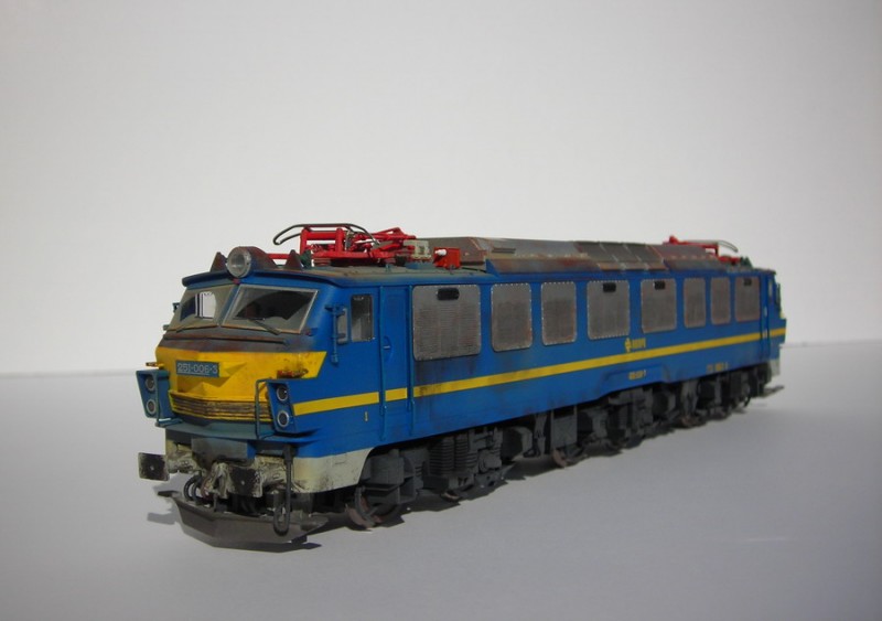 251-006-3 trescuartos.jpg