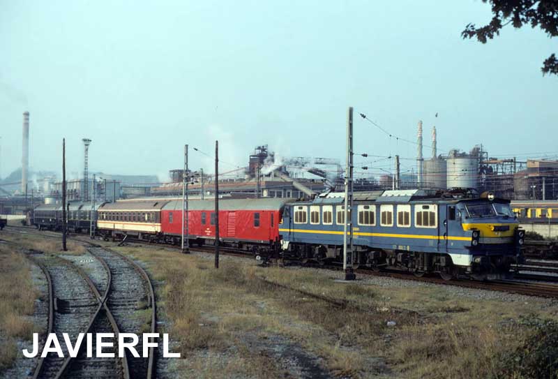A1051RENFE ASTURIAS_SanJuan NievaBC.jpg