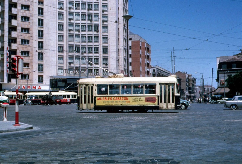 El 5027 en línea 3 en C. Caminos. 1964..jpg