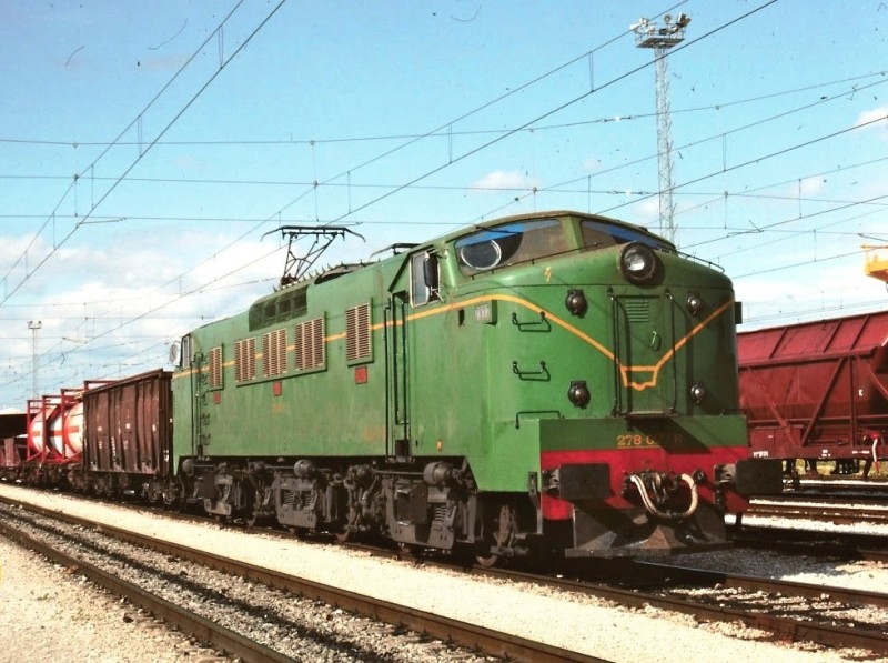 278.027 - Trenes de mercancías_ Colectores.jpg