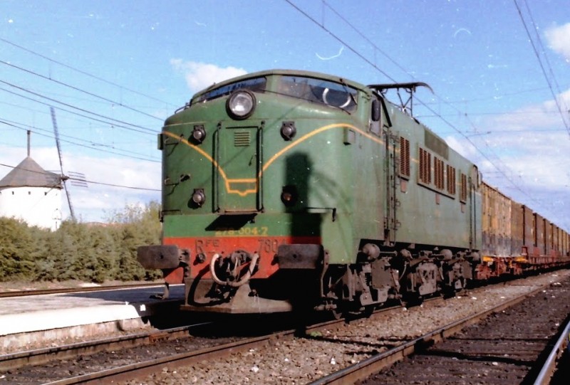 278.004 - Tren de mercancías_.jpg